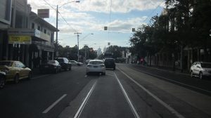 メルボルン　運転　トラム