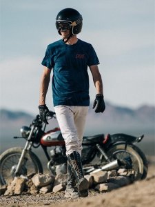 デウスエクスマキナのTシャツ、バイク、ヘルメット、ゴーグル