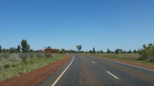 ウルルをドライブ