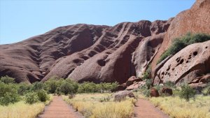 ウルル散策　トレッキング